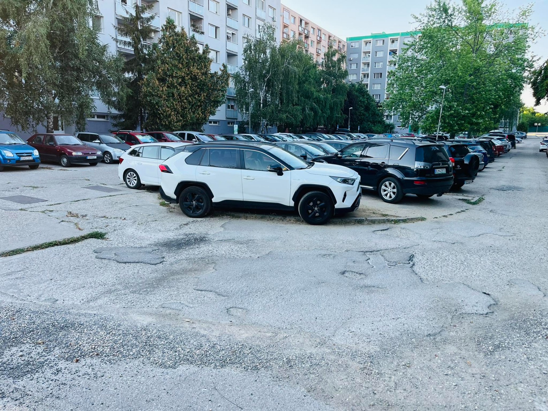 Foto: parkovisko L. Novomeského